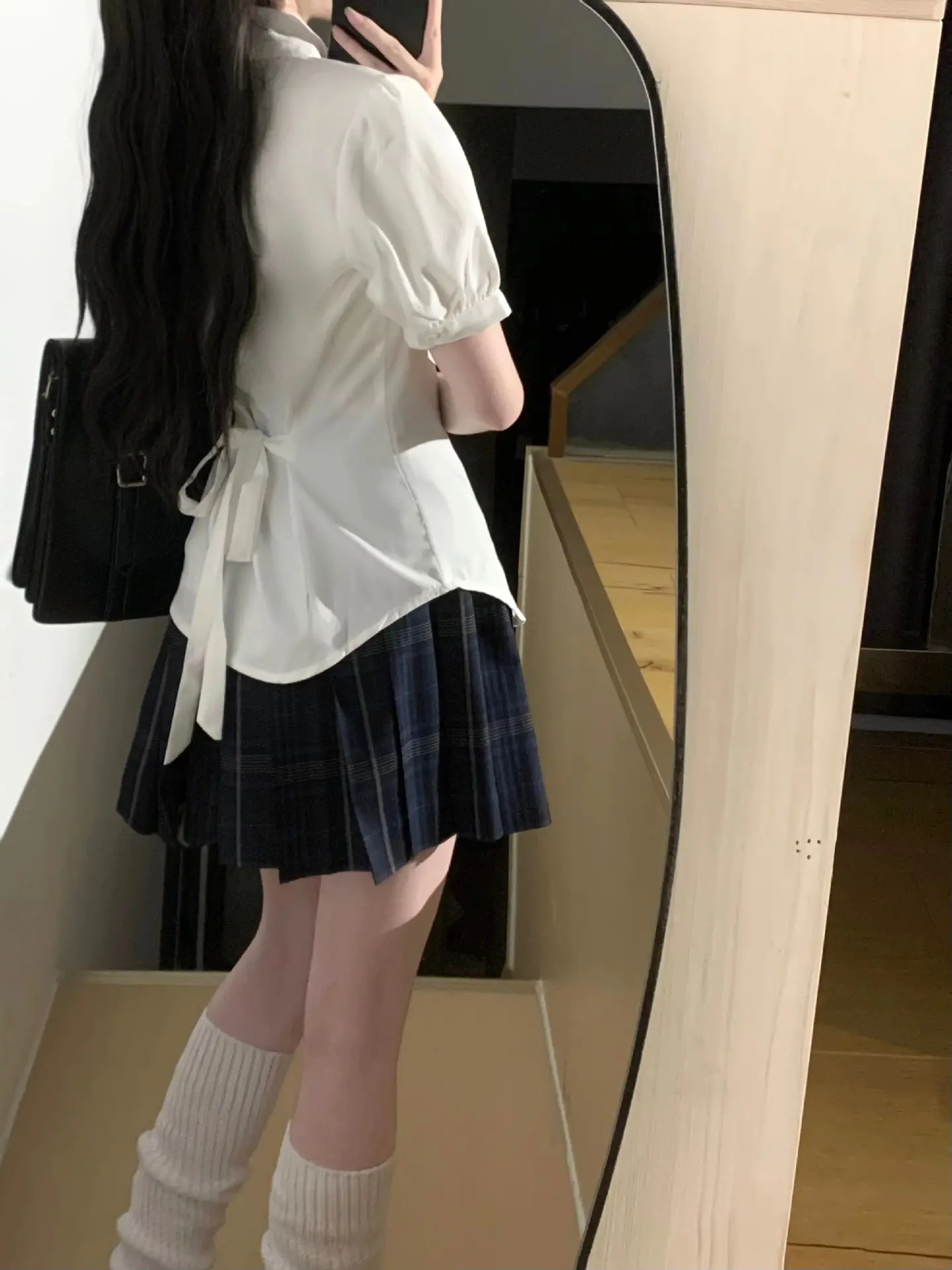 收腰衬衫简单穿。
