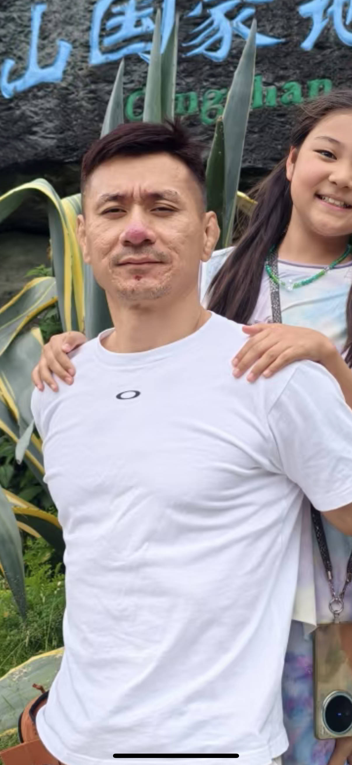 休闲璐是怎么说服自己跟长这样男的睡觉的。这种男的出现在大街上我都得祈祷来个啥玩意