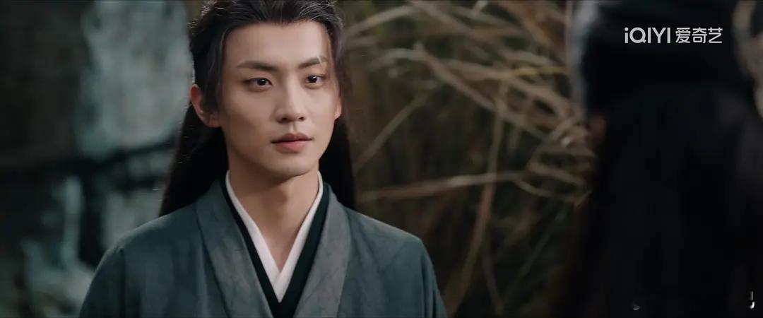 不是说陈鑫海是三胞胎里最帅的吗