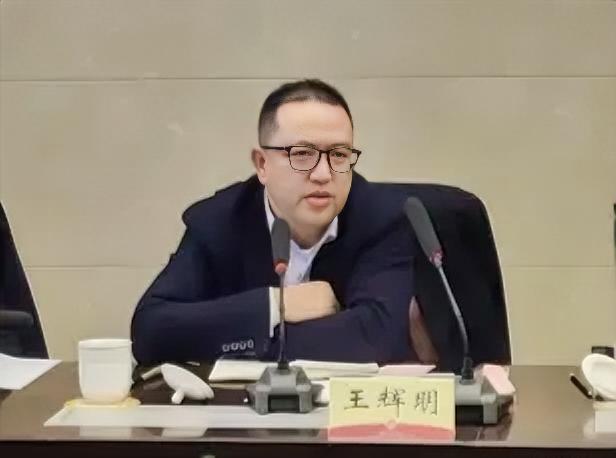 移动是该好好查查了，
重庆这次干得漂亮！
8月7日，重庆查处了一个人，他就

是