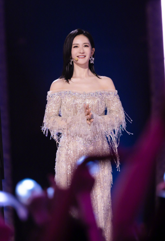 1、谢娜现在非常自信，认为自己拥有较高的影响力，完全不必担心演唱会的上座率等问题