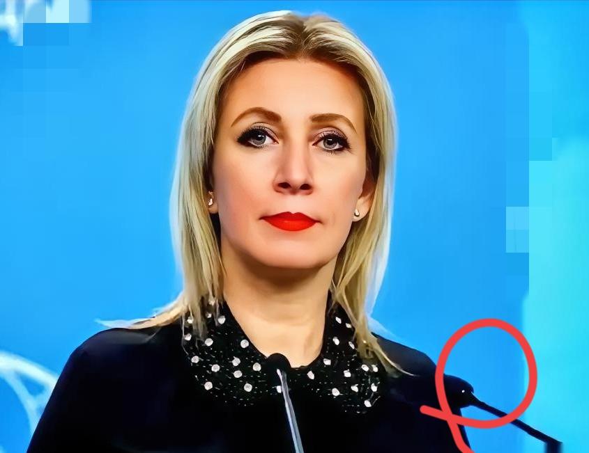 讲真，俄罗斯人那篇社评，话糙理不糙，像一记耳光，火辣辣的。
“你再这么‘定力’下