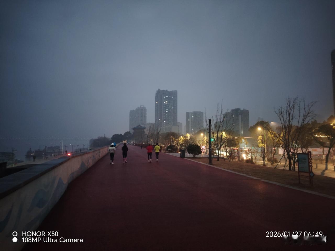 如何看待马斯克申报100万颗卫星马斯克申报应该是必然