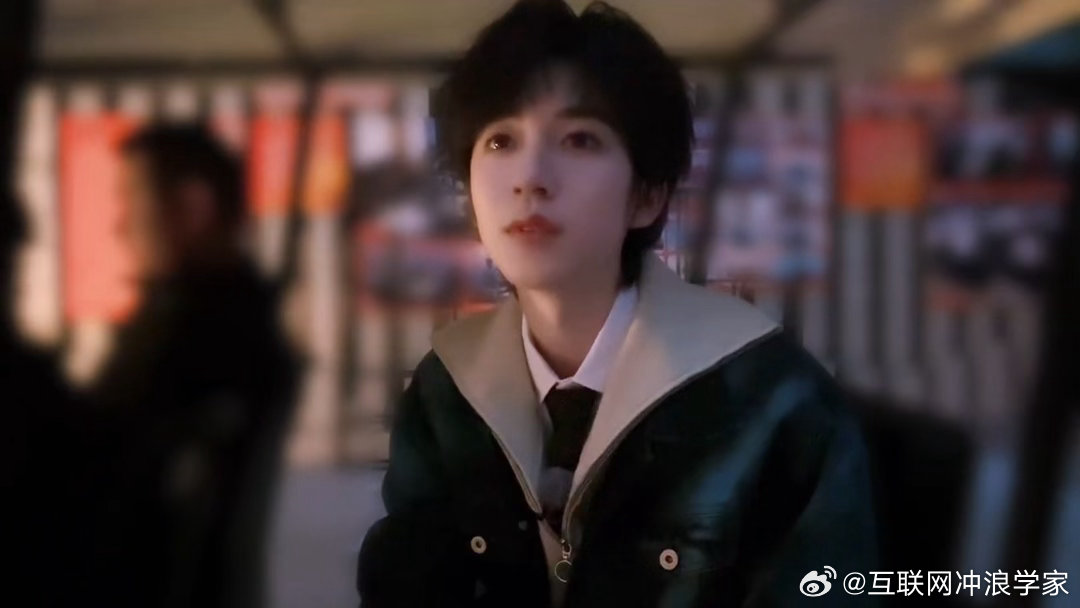 周涛袁咏仪给贺峻霖铺床五十公里桃花坞姐姐们摆的娃娃也好可爱啊！！太用心了 