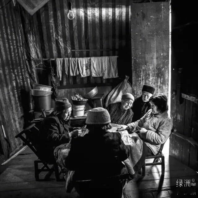 做父母的，不要停止更新自己，不要停止成长，这本身已是世上最好的父母了。父母示范的