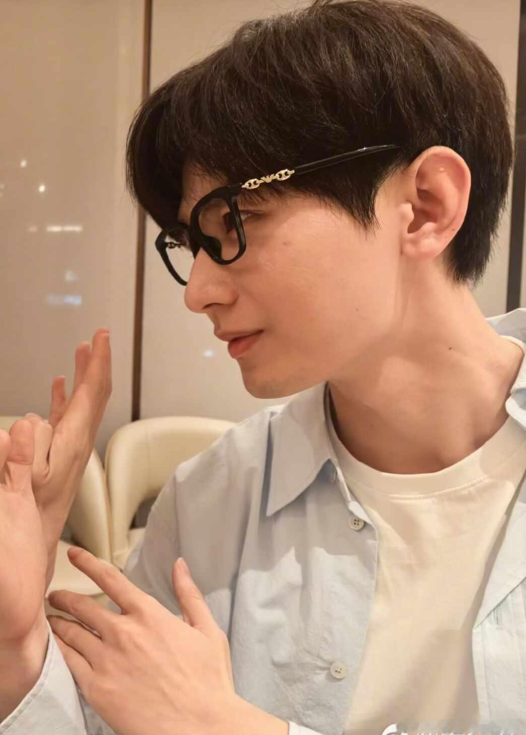 天菩萨，好漂亮的眼神
成毅 莲花楼 啥也不说了 没别的意思 这是可以说的吗 你别