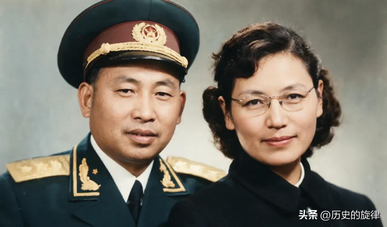 开国上将李天佑与夫人杜启远
 
 
 
一、人物身份
 
1. 男性：李天佑
开