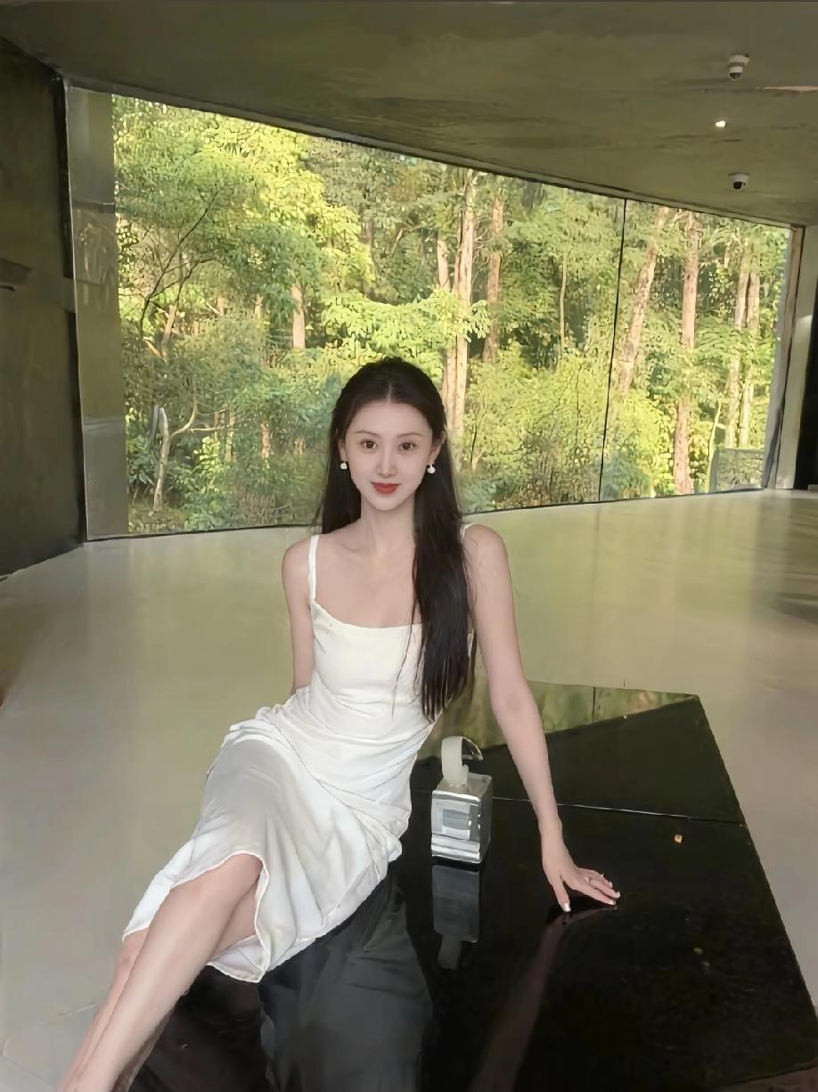 优雅更有气质美女 优雅 女神气质 吊带裙