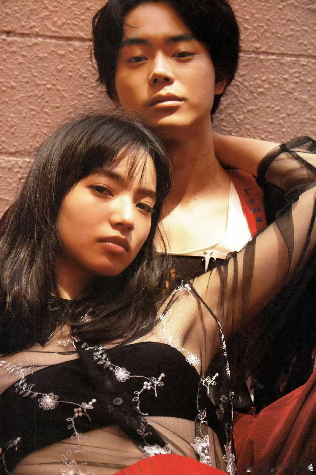 小松菜奈少和菅田将晖亲嘴吧 谁看呆了！小松菜奈新造型曝光，眉眼轮廓和菅田将晖相似