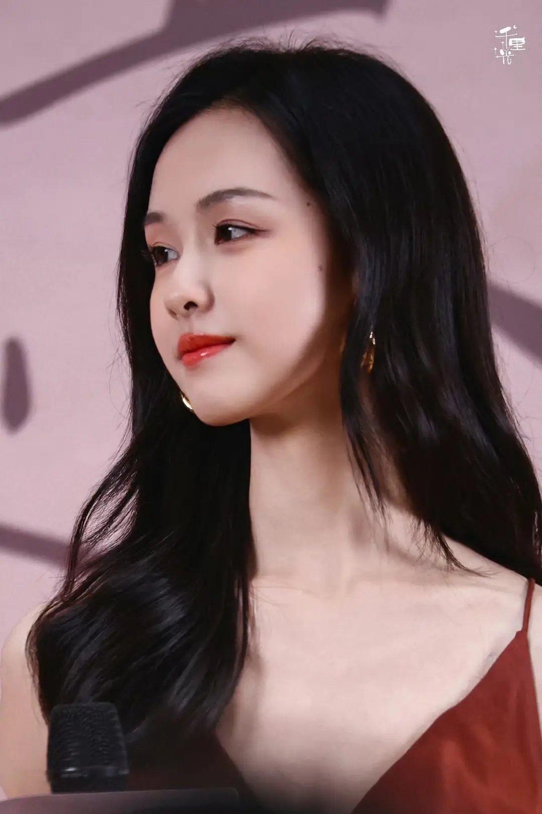 朱志鑫站姐发的陈都灵，好美好美 ​​​