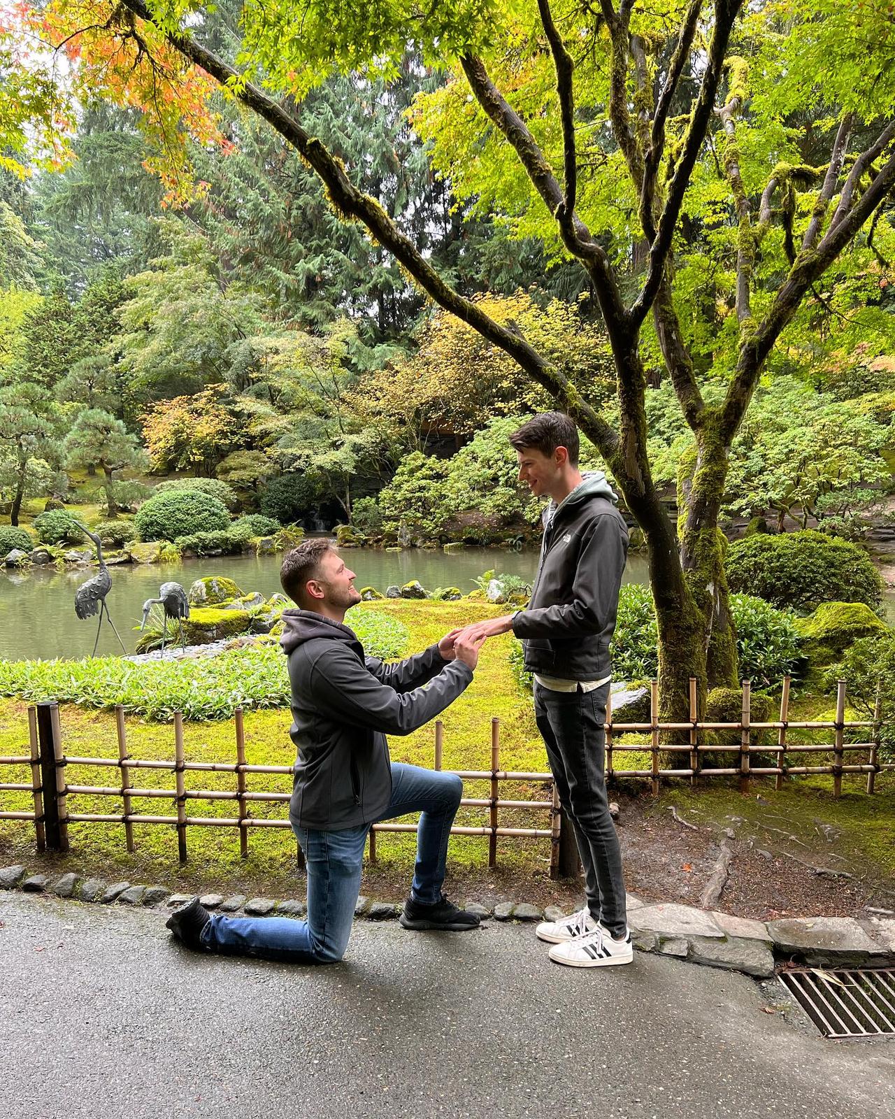 恭喜 Sean Davis，跟男友订婚了！