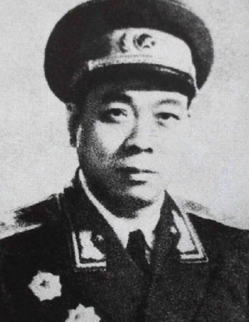 1976年9月底，叶帅专门交代时任海军政治委员的苏振华，利用国庆节的假日，约吴忠