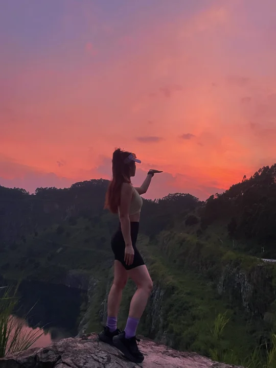 下山前邂逅到浪漫晚霞