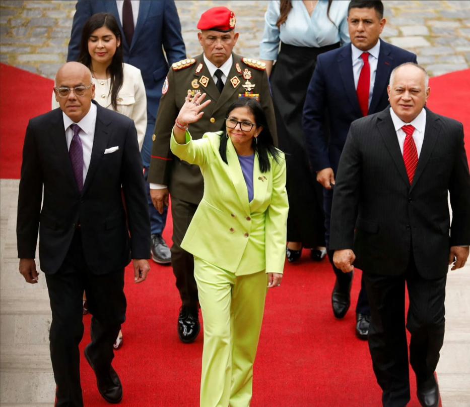 万万没想到啊！马杜罗竟然被自己的副总统出卖了。英国《卫报》在最新的报道中披露，早