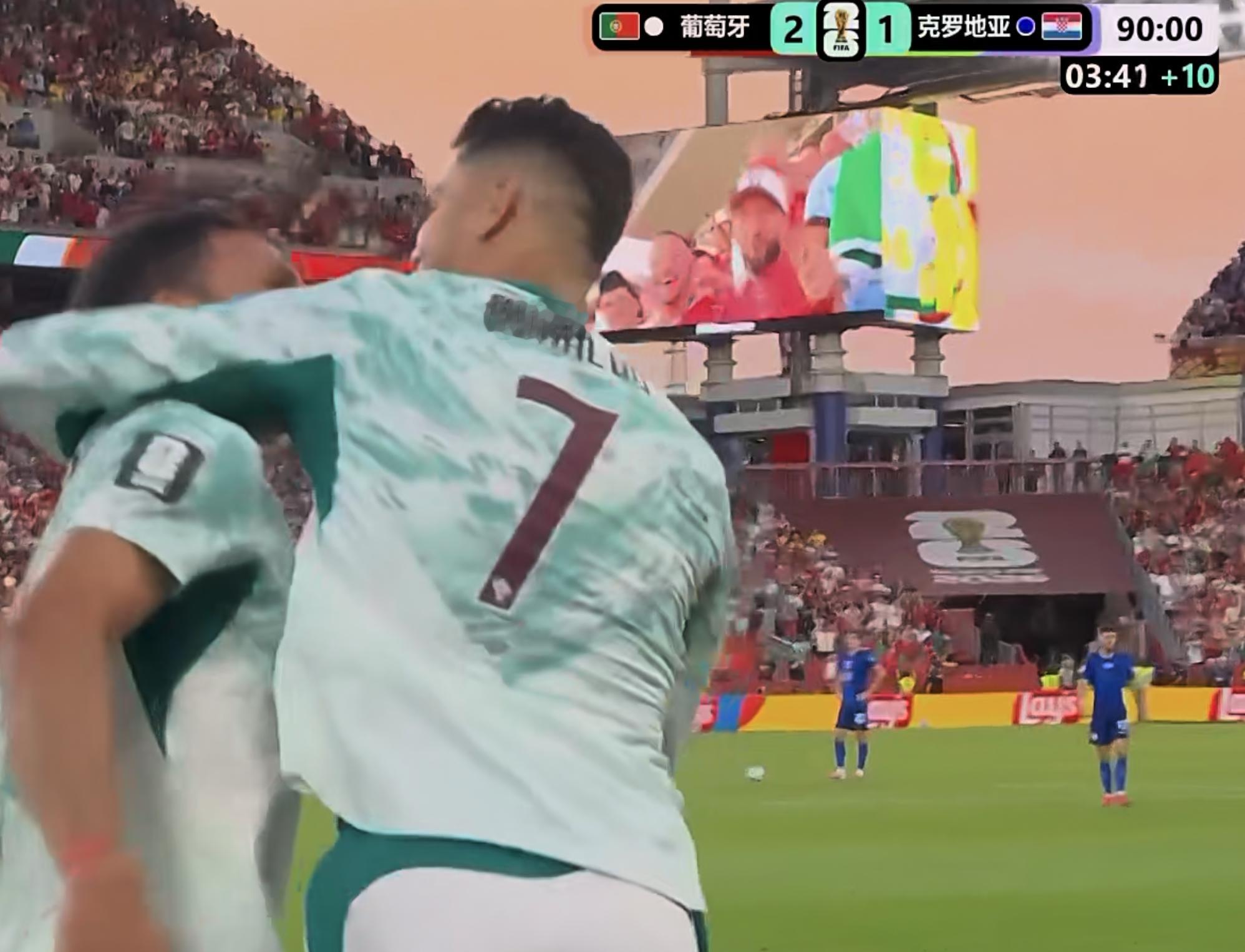 葡萄牙vs克罗地亚世界杯 葡萄牙补时阶段拉莫斯头球绝杀，2-1克罗地亚！C罗兴奋