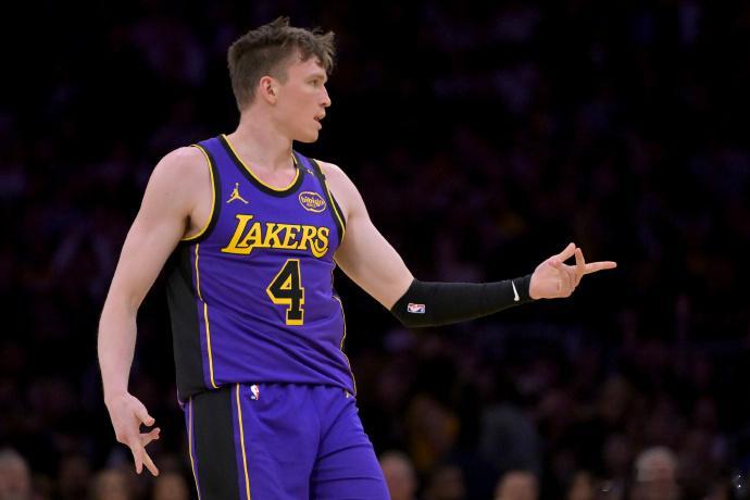 湖人替补得分联盟垫底 昨天湖人128-121拿下灰熊，其中替补球员只得到25分，