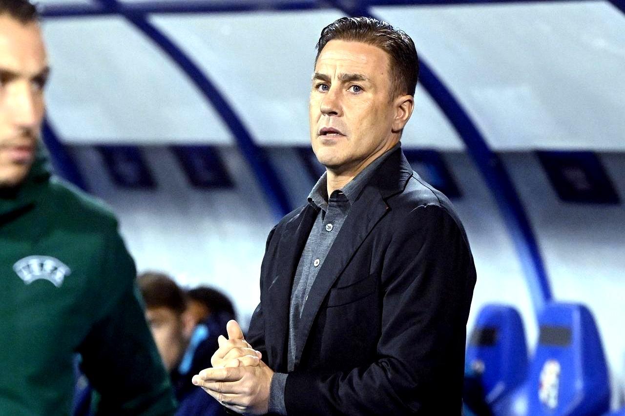 荣昊退役后一句话把老东家推上热搜：“成年队训练就是陪聊，练狠了没用！”
 

他