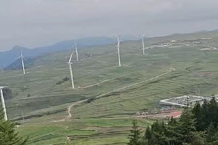 纵然隔着，万水千山，可思念，却从来没有停止过。

经历过的人才懂，没有经历过的人