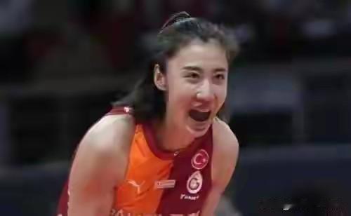 以前江苏女排和天津女排打比赛就不擅长打五局，
现在又带到了国家队，如果李盈莹在就