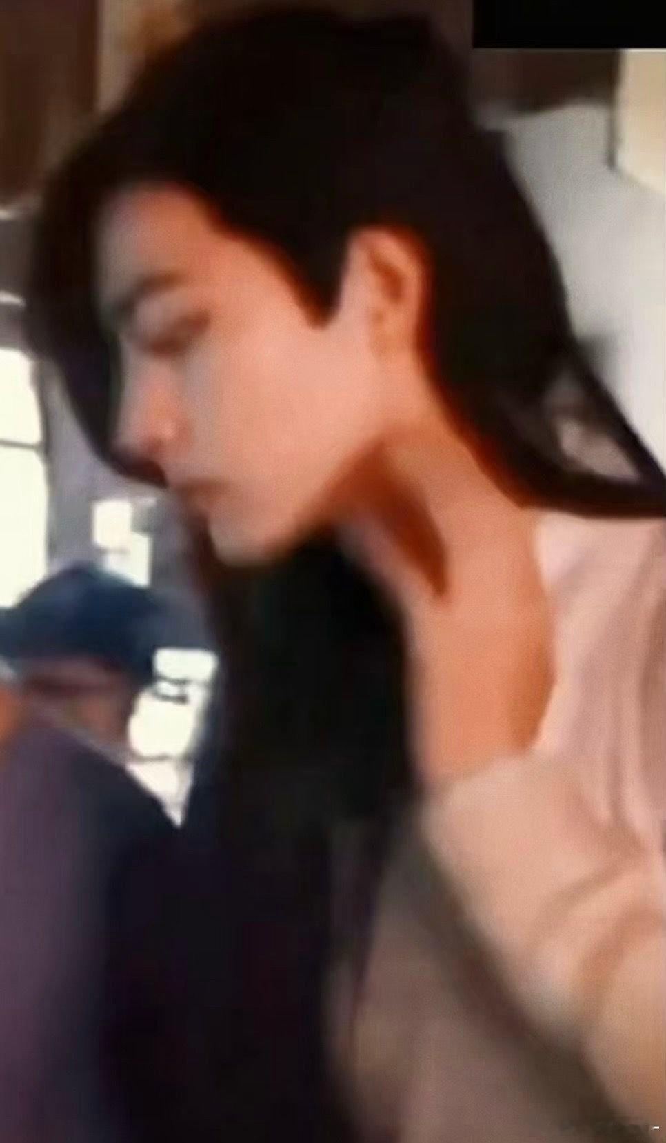 模糊的画质 清晰的美貌 爱上肖战人之常情🥵🥵 ​​​