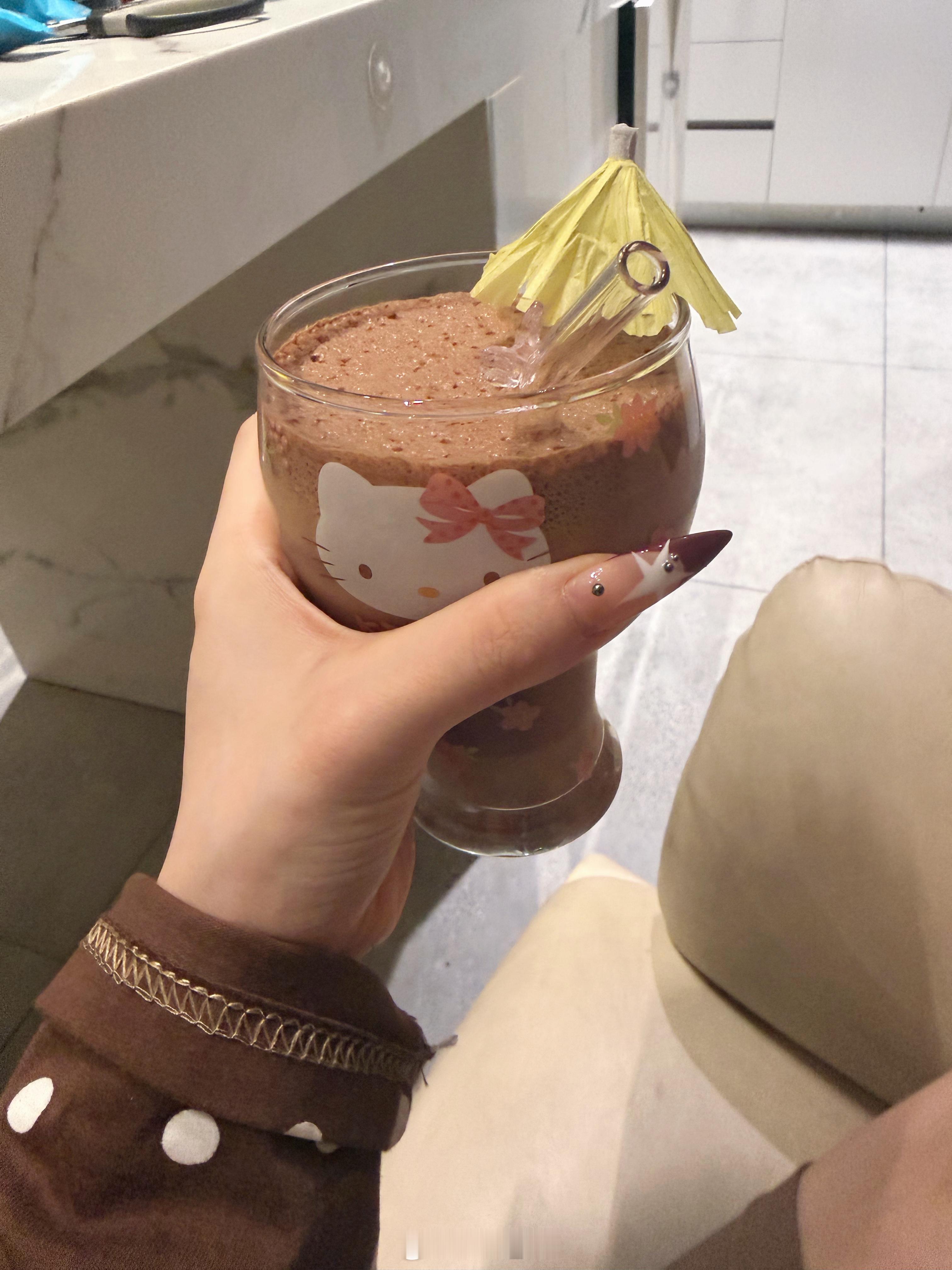又准时喝超浓郁美容摩卡 