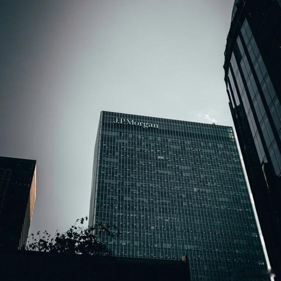 全球和美国的监管机构及执法机构都曾表示，稳定币已被用于资助恐怖组织、洗钱以及从事