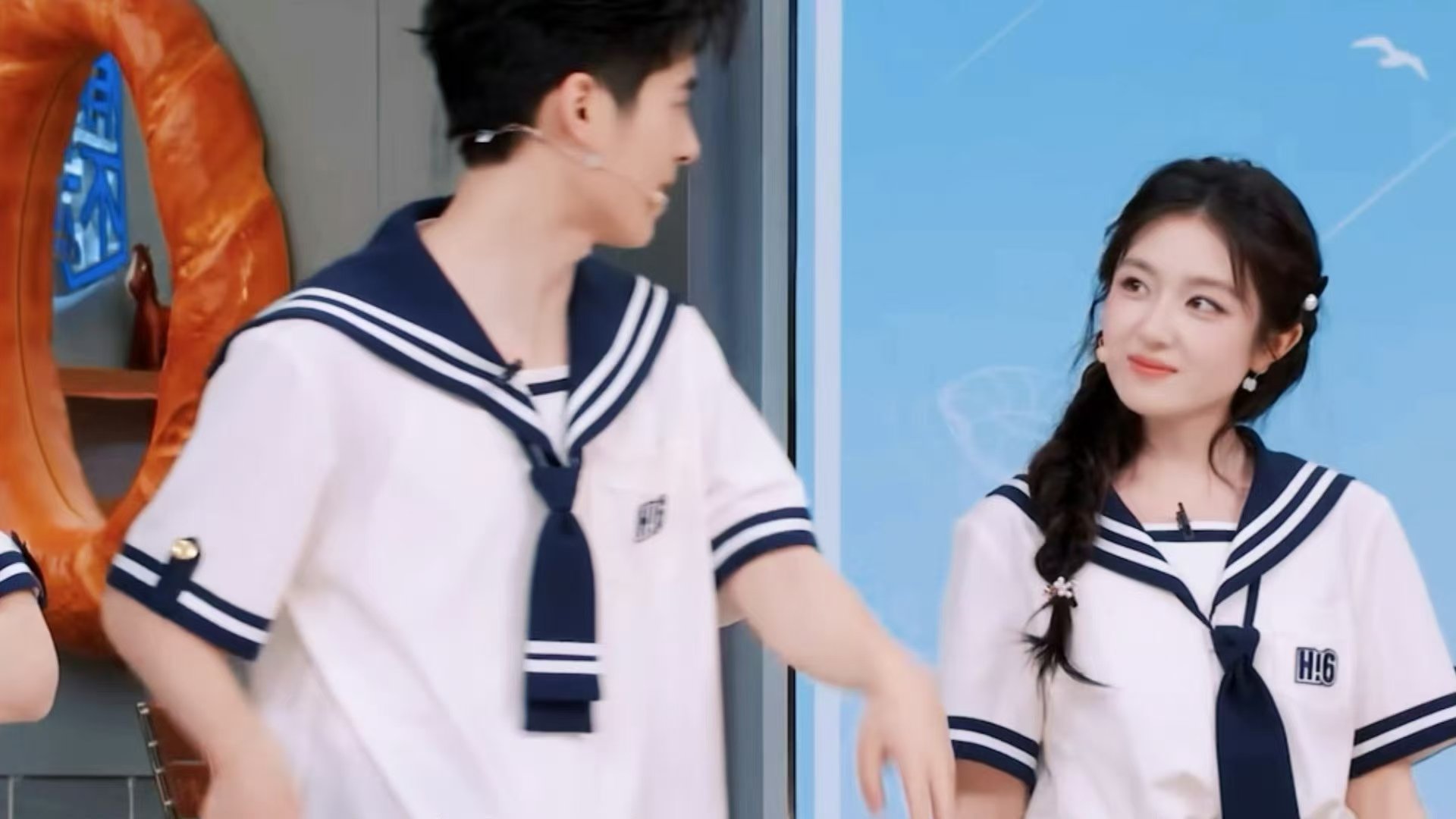 刘昊然李兰迪振华学霸组刘昊然李兰迪穿校服对味了 刘昊然李兰迪振华学霸组！ 