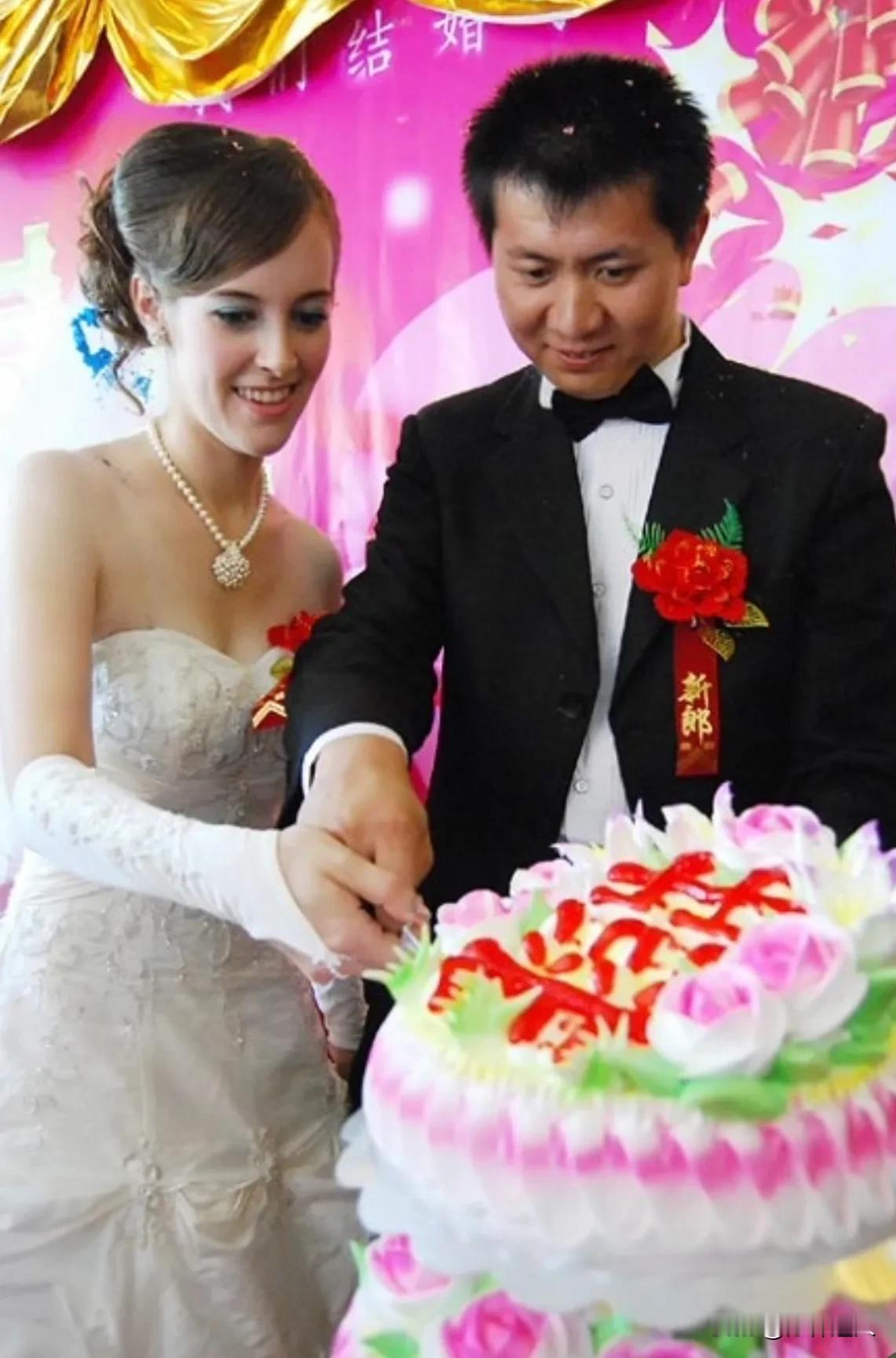 由于爱胡思乱想！近期，我发现一个新奇的现象：

1、国内男人，在国外比较吃香！娶