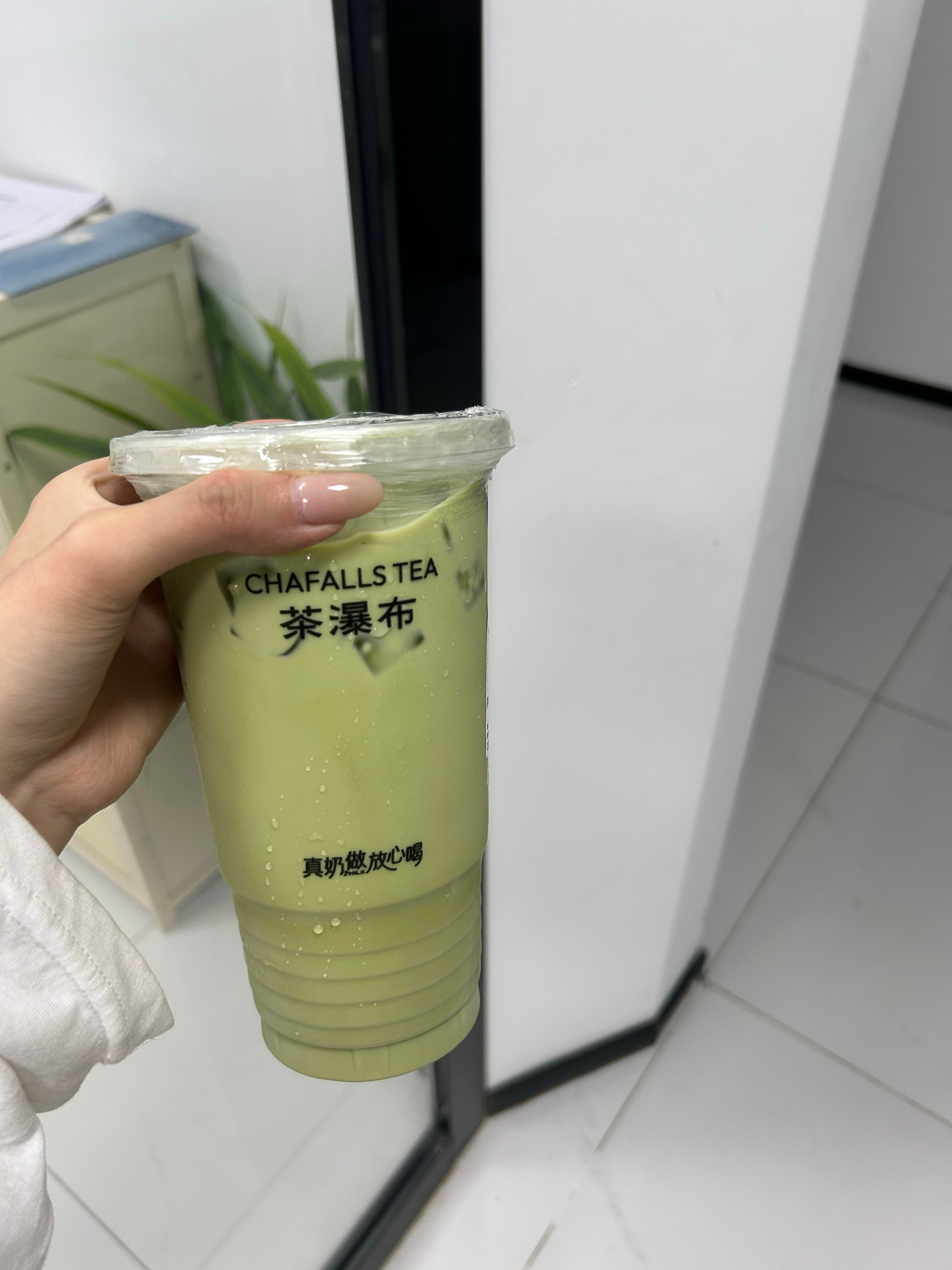 最近刷好友圈经常看到茶瀑布 一搜外卖发现我们这边也有了！盲点两杯都好好喝p1是抹