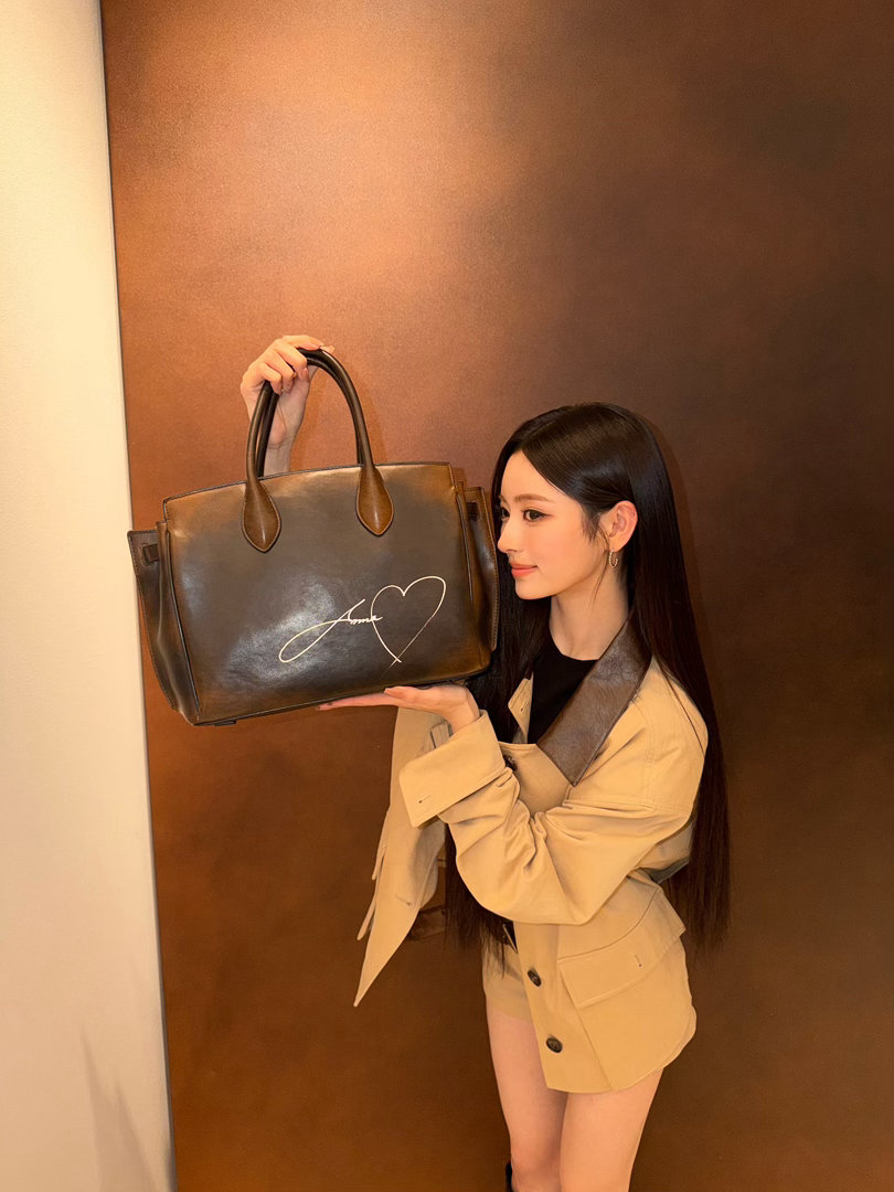 260904 ig在CHARLES & KEITH 涩谷旗舰店举办的2026秋冬
