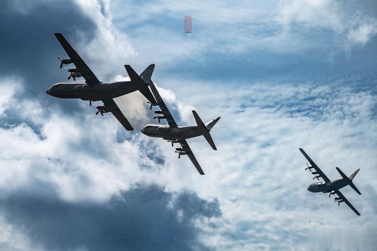 年龄赶不上b52但数量绝对高的老机，C130“大力神”运输机。1954年首飞，改