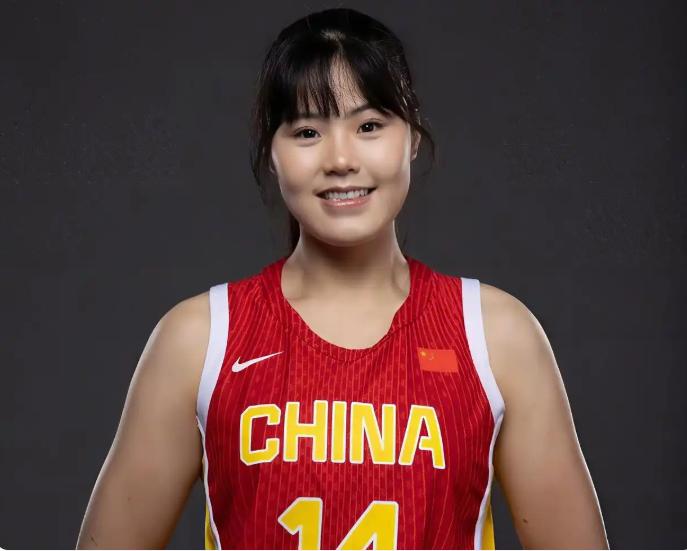 重磅官宣！李月汝正式加盟家乡球队山西女篮，新赛季将身披28号战袍出战！但细看俱乐