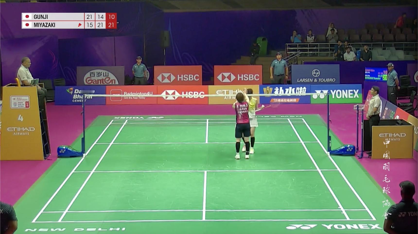 宫崎友花🇯🇵 15-21、21-14、21-10 🇯🇵郡司莉子下轮：宫崎