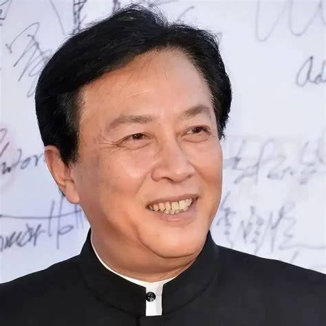 再有钱又能怎样！身家超过10亿的唐国强，即便到了70岁，照样还得为孩子的事情操心
