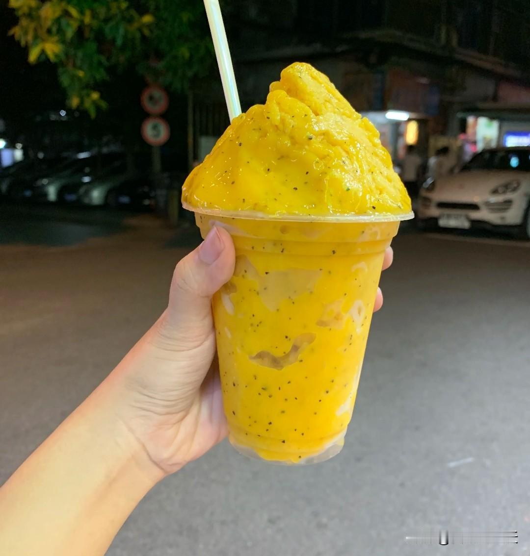 请用一句话概括一下，什么是幸福这就是满满的幸福感