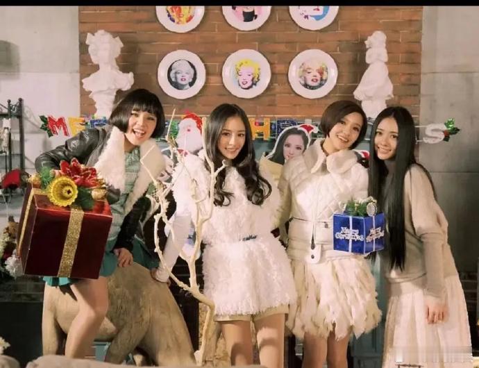 小时代的姐妹花合照真的是合照的教科书！  