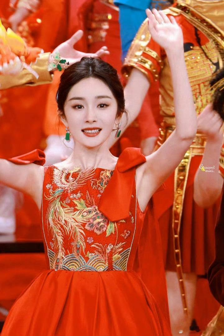 杨幂春晚路透是前年的看得出来大家想让杨幂上春晚啦，但是这个路透图是前年的哦，杨幂