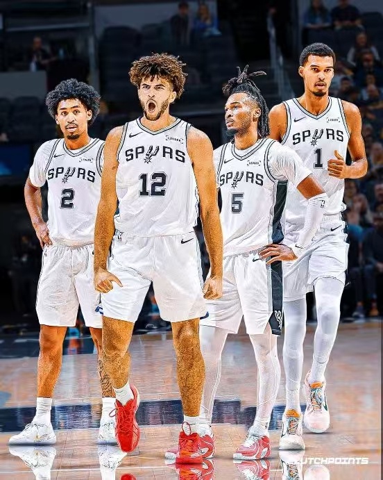 我今天一天刷到两个美国自媒体YY马刺明年再拿到布泽尔之后的爽感的，今年自己的战绩