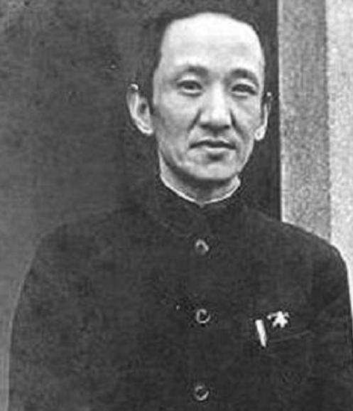 亲闺女涉嫌通共被抓，蒋介石心腹陈布雷非但没去捞人，反而直接写信请罪。他硬生生按下