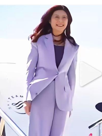 国民党主席郑丽文访大陆吃香，民进党赖清德吃醋，坐不住了。
     大陆从政府到