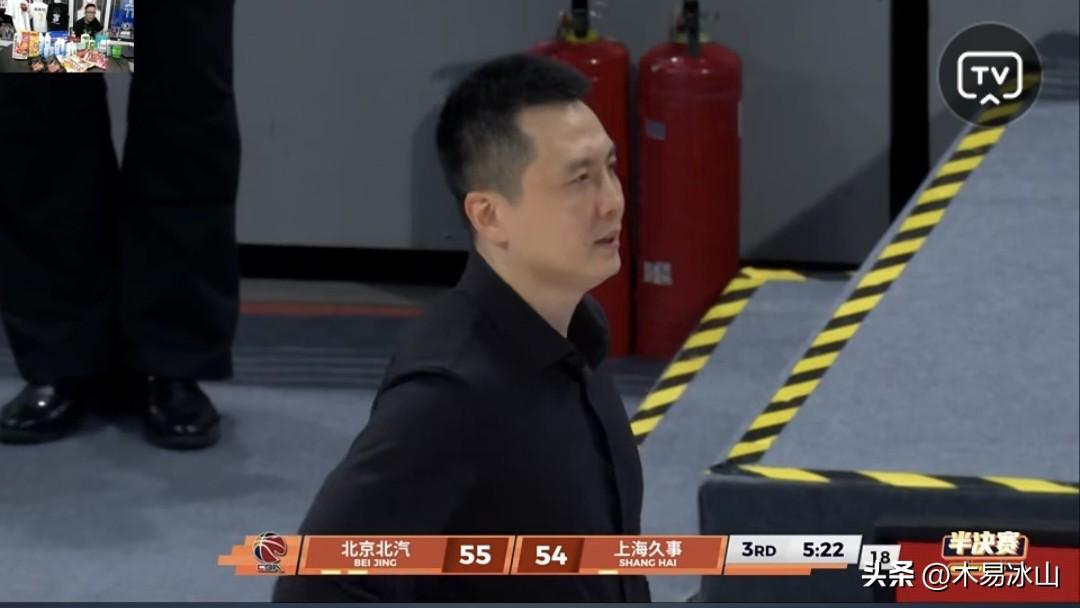 CBA季后赛半决赛G4上海客场99-85战胜北汽3-1晋级总决赛。
  5月22