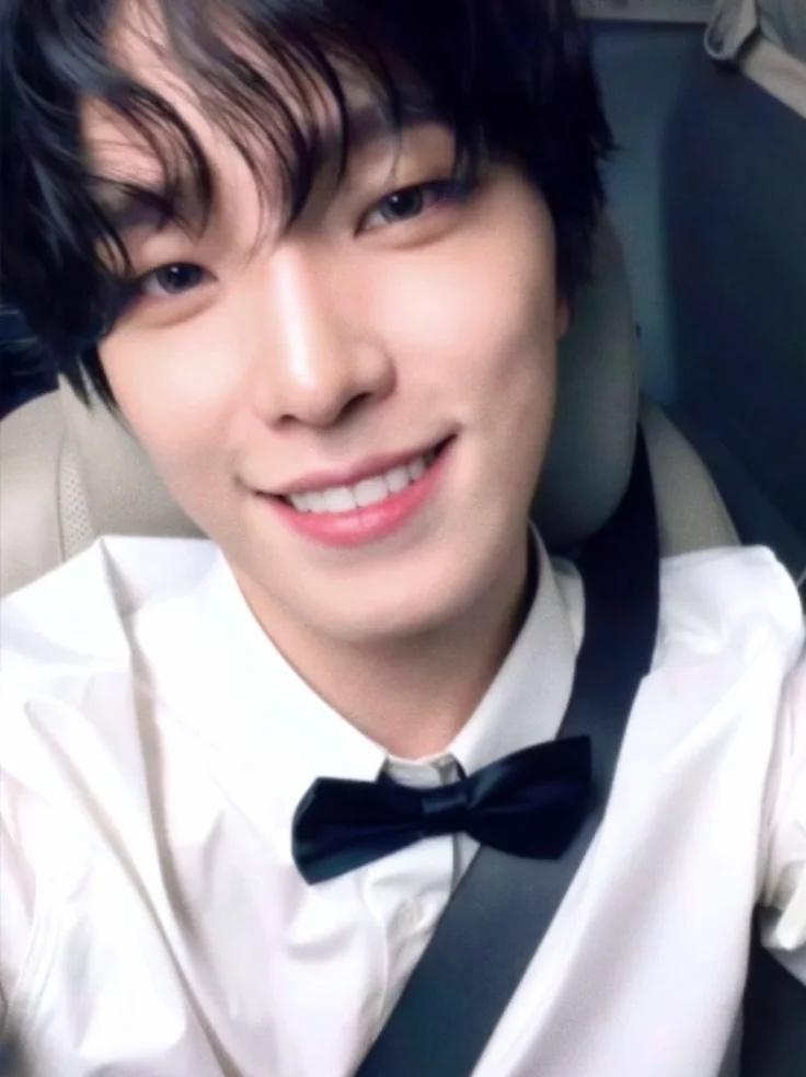 ⑅
李灿 Dino李灿