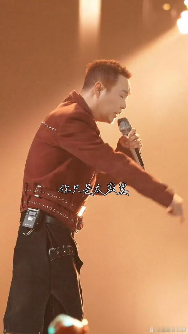 孙楠小沈阳对飙高音✨当两位擅长高音的歌手相遇，一来一回的演唱张力拉满，高低音来回