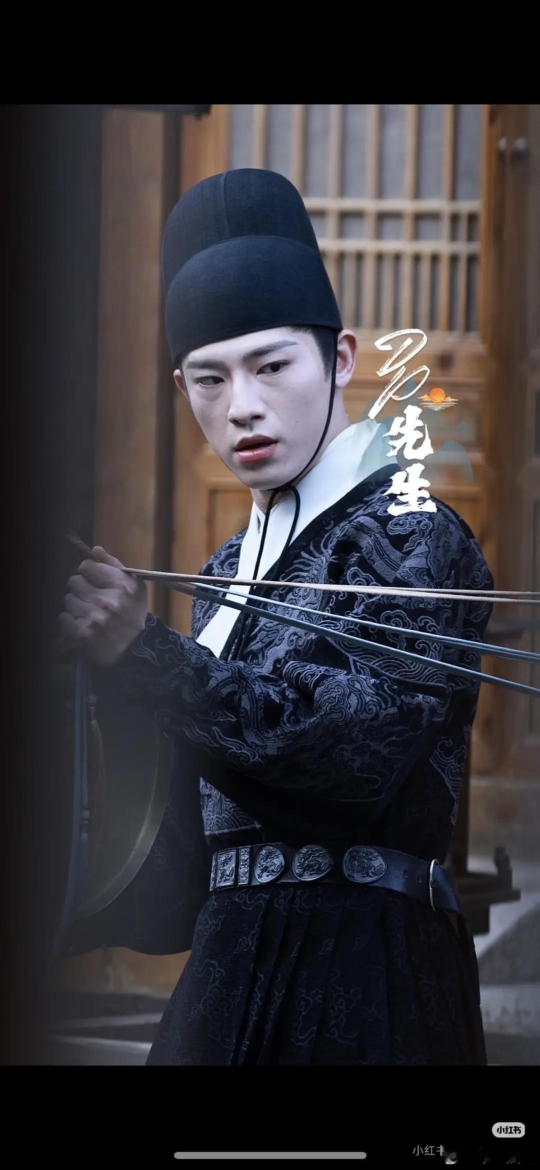 天啊，我的眼睛这是演什么角色 