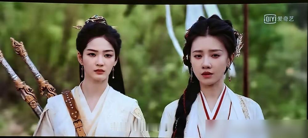师傅比徒弟老，爹比儿子年轻，这种设定并非作者瞎写，它揭示了修仙圈最黑的潜规则。主