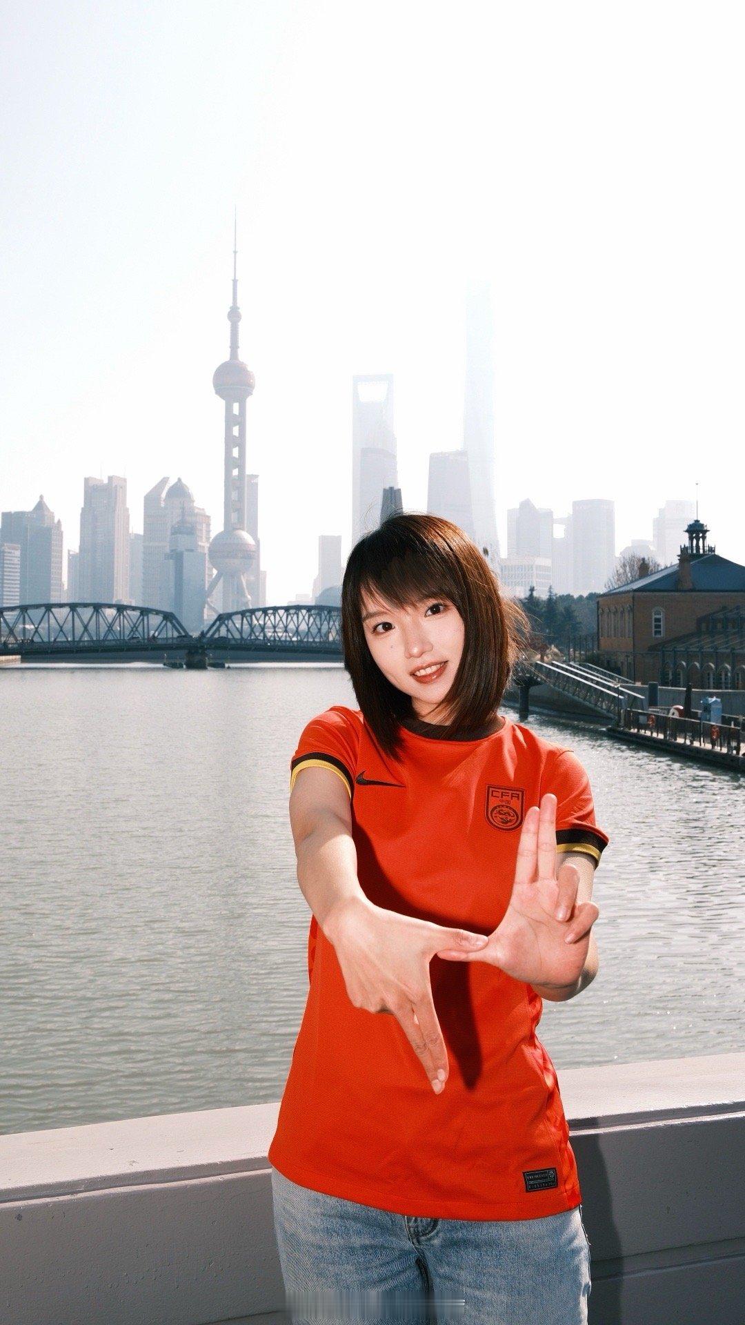 输掉了一场决赛，但我们走到了22年没走过的地方。这不是终点，这是中国足球，重新学