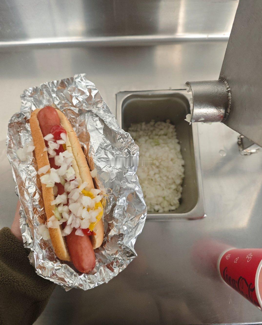 墨西哥开市客热狗比美国的多了洋葱碎，而这，已经取得决定性胜利 