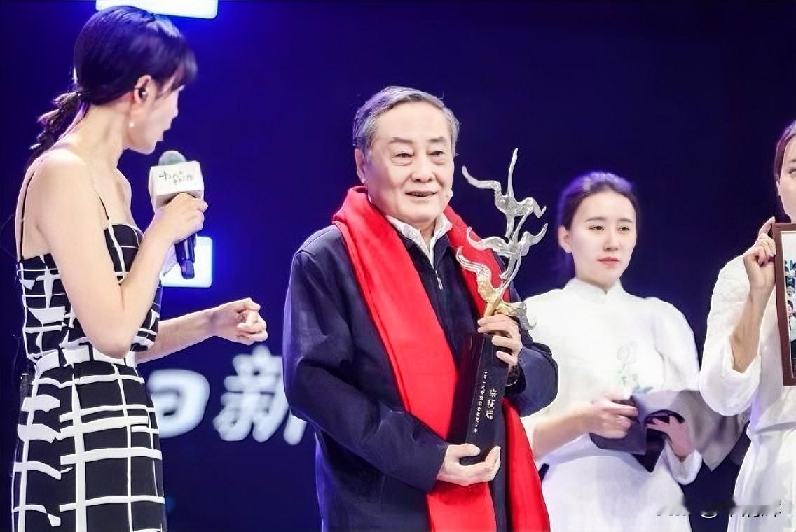 宗庆后作为娃哈哈的灵魂人物，其个人声誉与品牌紧密相连。遗产之争，特别是涉及非婚生