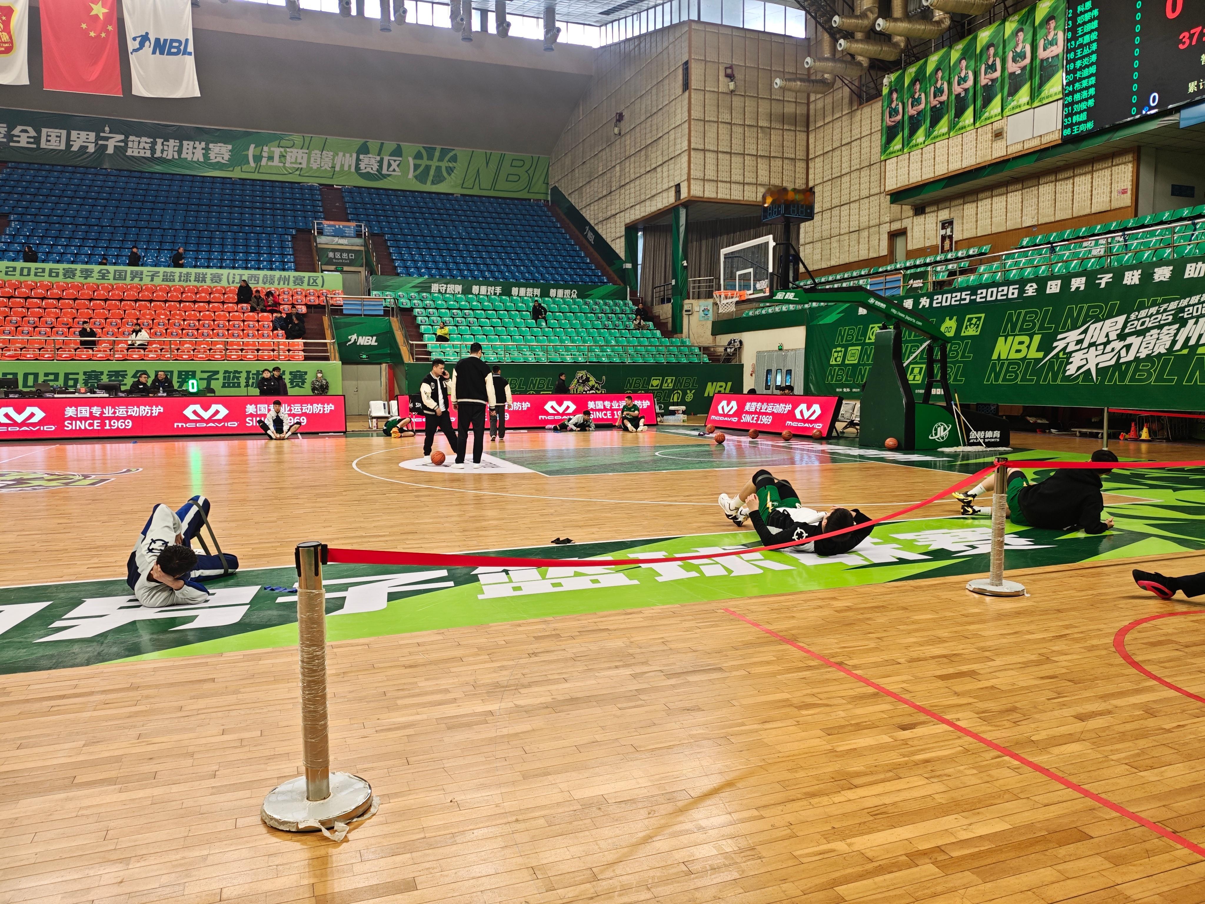 依旧督战尼文哈特 赣州·赣州市体育中心