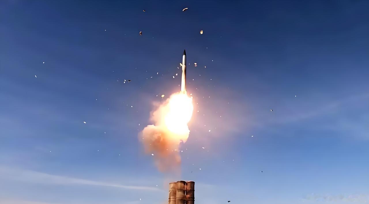 俄罗斯卫星通讯社莫斯科1月12日电 俄军S-300防空导弹系统营呼号“北方”的指